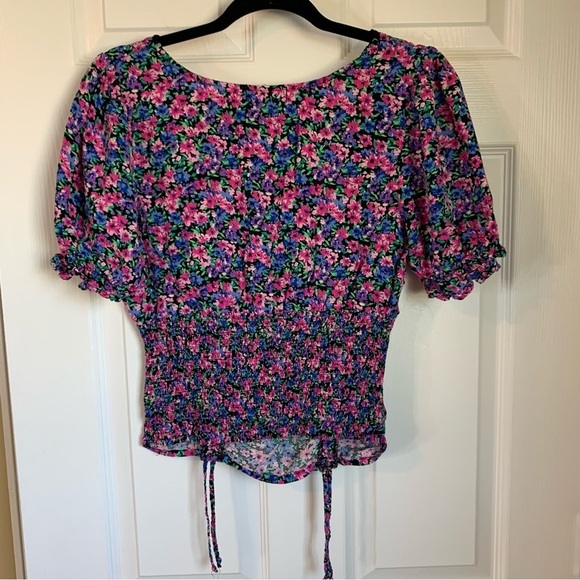 Almost Famous Floral Cinched V Neck Top, size L - Picture 6 of 7